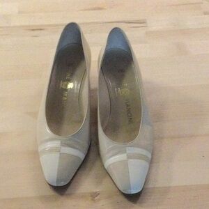 Rene Mancini Elegant Cream Heels
